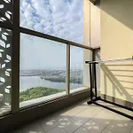 Luxurious La Luna At Gold Coast Sea View