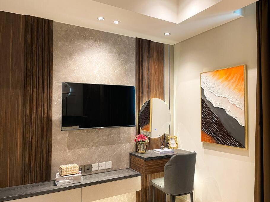 Luxurious La Luna At Gold Coast Sea View Appartement Jakarta