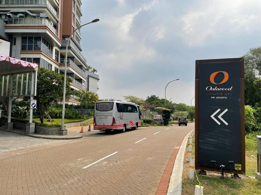Luxurious La Luna At Gold Coast Sea View Jakarta