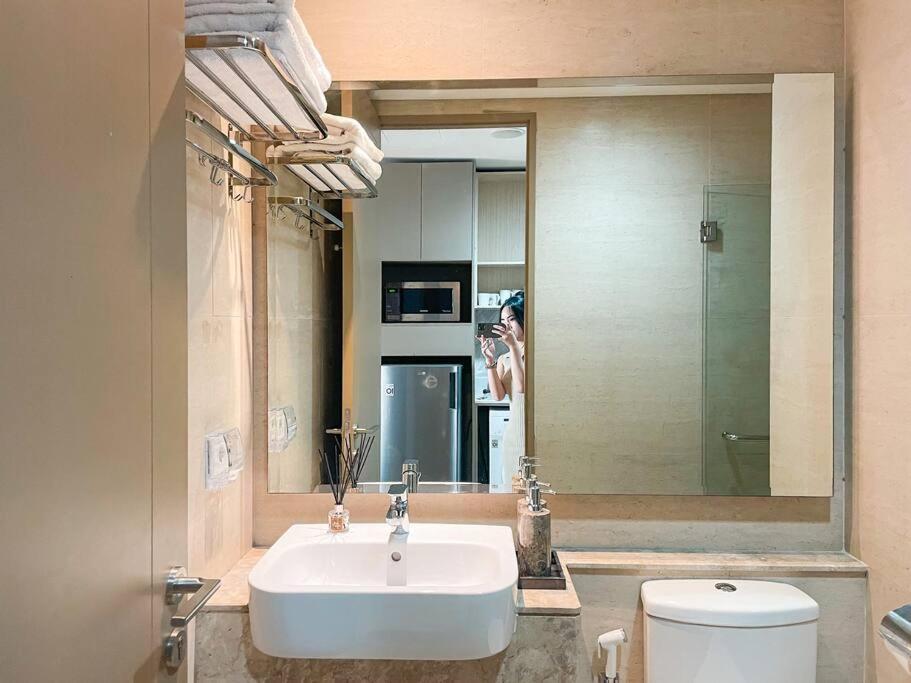 Luxurious La Luna At Gold Coast Sea View