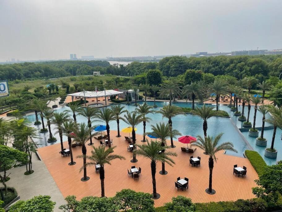 Luxurious La Luna At Gold Coast Sea View * Jakarta